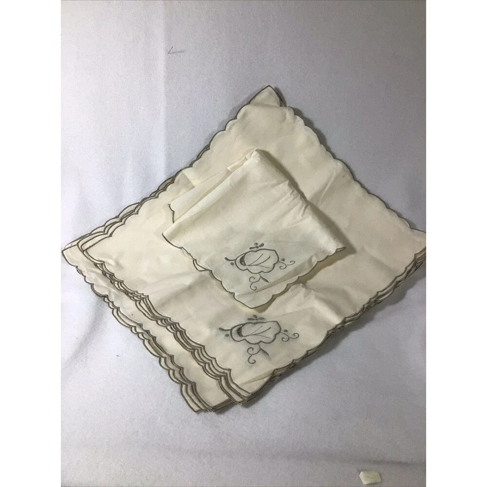 Vintage Cream Cotton Napkin Set 12pc Scalloped Embroidered Table Decor 15 x 15 